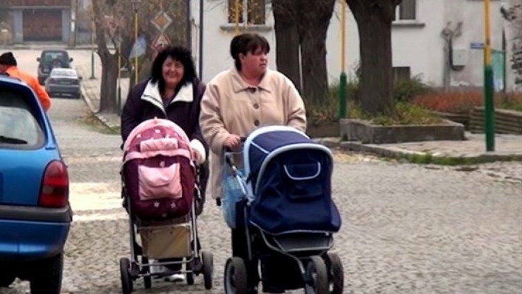 В 21 век: Да ходиш 10 километра пеша за лекарства