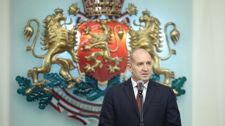 Румен Радев: Подкрепата за Украйна е губеща позиция