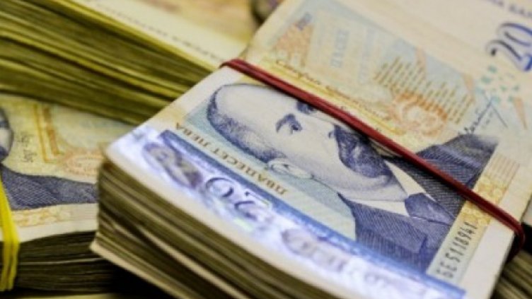 За да плати процедури за отслабване: Мъж накисна приятел с два бързи кредита