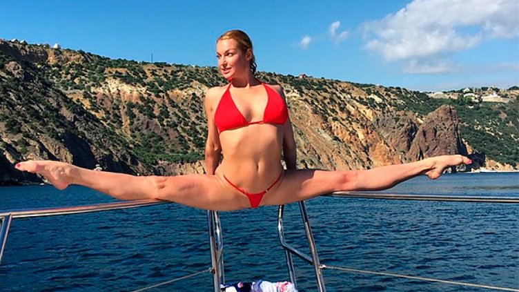 Волочкова с непристойна снимка, този път от Малдивите