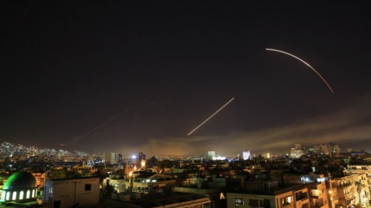 Войната започна: САЩ, Великобритания и Франция удариха Сирия