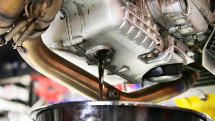 Колко често и кога трябва да се сменя маслото?