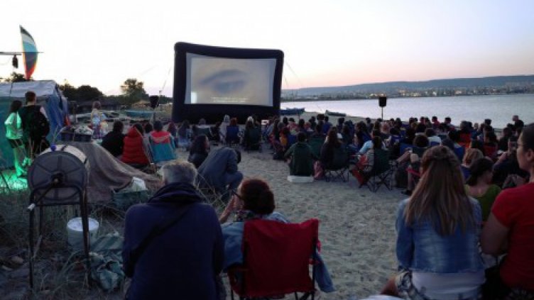 Кино без пари въртят на Карантината