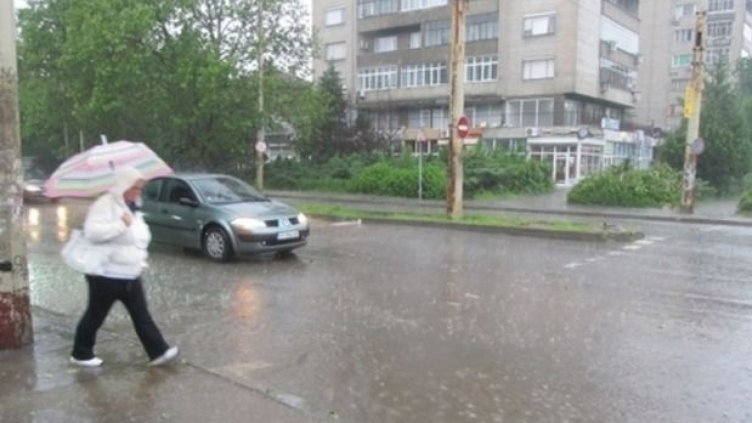 Краткотрайни дъждове в сряда