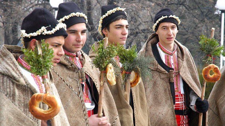 Коледарите се стягат за разходка с наричане за здраве