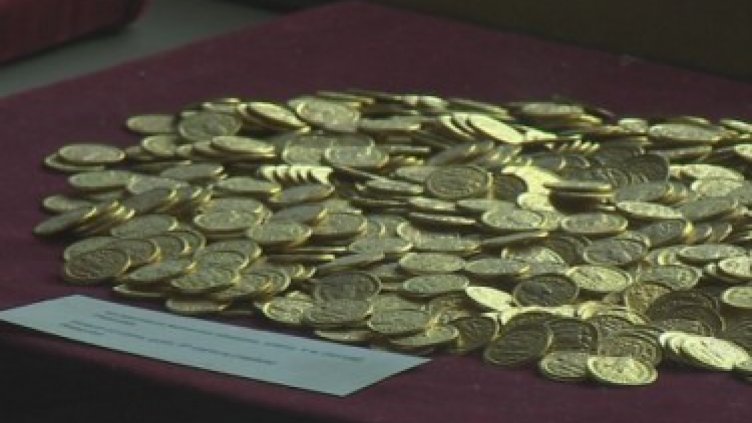 Над хиляда монети от колекцията на Цветан Василев ще бъдат предадени на НИМ