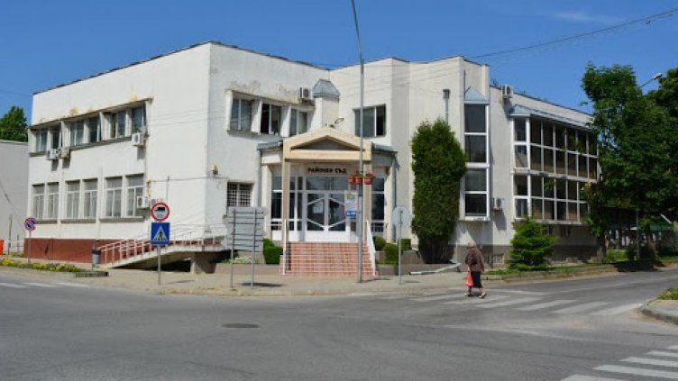 Тунизиецът, издирван от Франция, остава в ареста