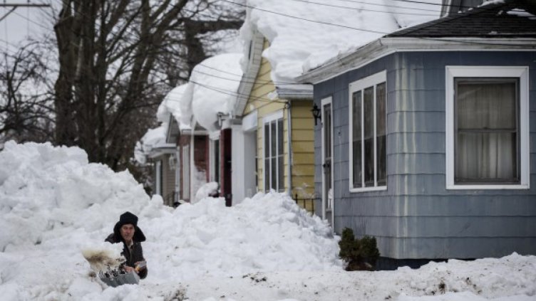 Жители на околностите на Бъфало се готвят за евакуация