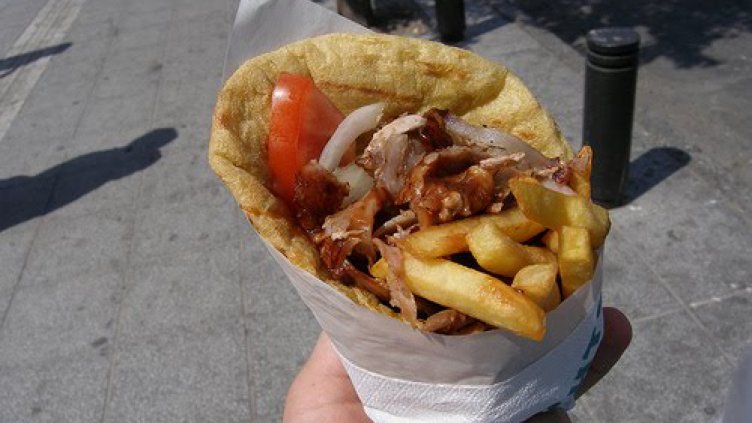 Съставиха акт на дюнерджийница във Варна