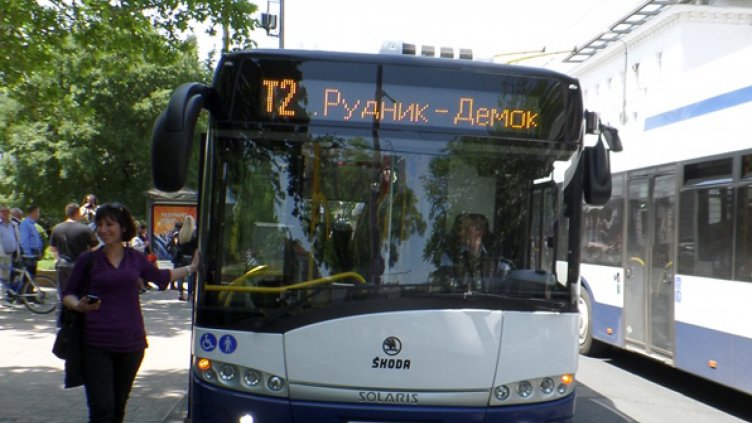 Пожар увреди голяма част от контактната мрежа на тролейбусния транспорт в Бургас