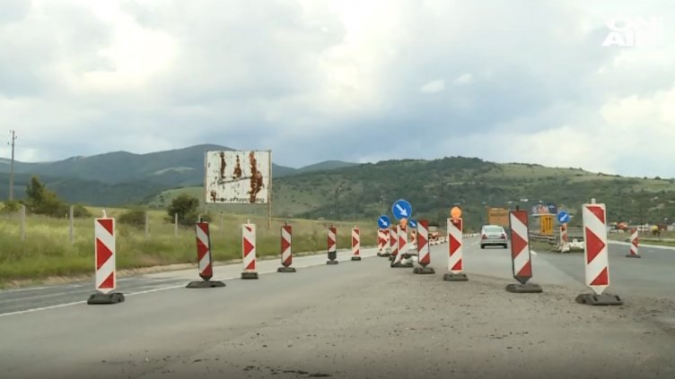 "Ин хаус" вратичката в закона за "наши фирми". Колко са раздадените пари?