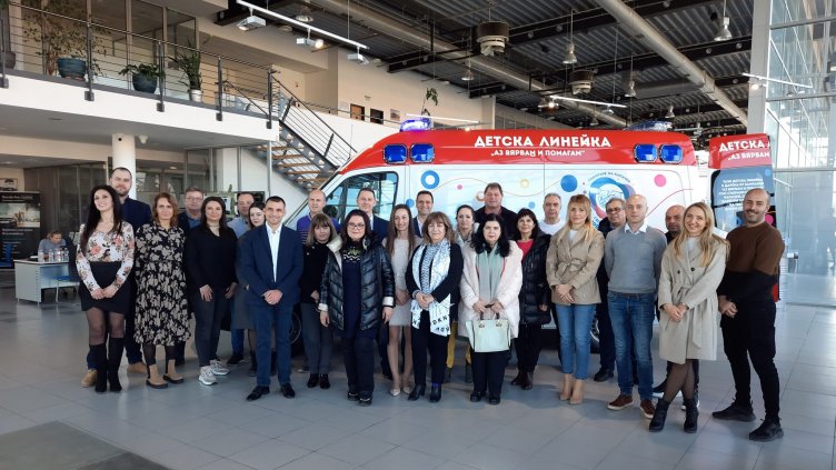 Връчиха ключовете на първата детска линейка във Варна (СНИМКИ/ВИДЕО)