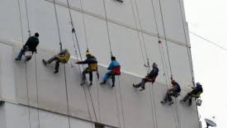 Санирането на блоковете намалява сметките за ток наполовина