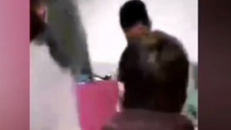 Tормоз в Бойчиновци: Бият и се гаврят с младеж със специални потребности (ВИДЕО 18+)