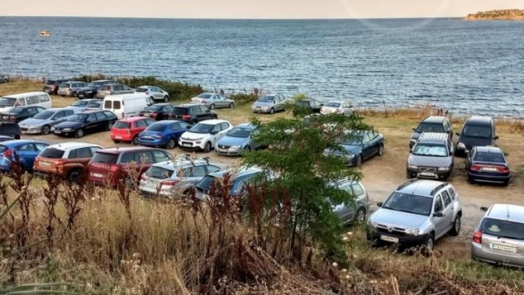 Край Силистар паркираш колата и не плащаш 5 лева, пукат ти гумите!?