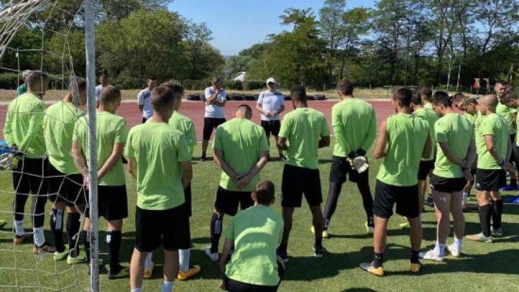 На Тича: Спешно търсят ляв бек