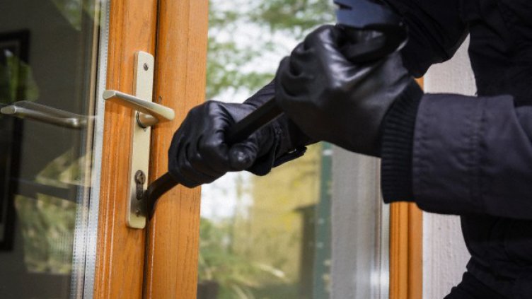 Задържаха момче, задигнало касетофон от болница в Провадия