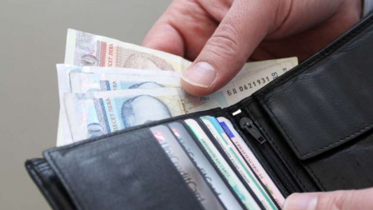 Патриотите скочиха срещу помощите на "работещите социално слаби"  