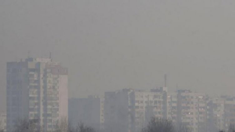 Смъртоносен смог се стеле: Колите ни тровят с амоняк, който спира сърцето