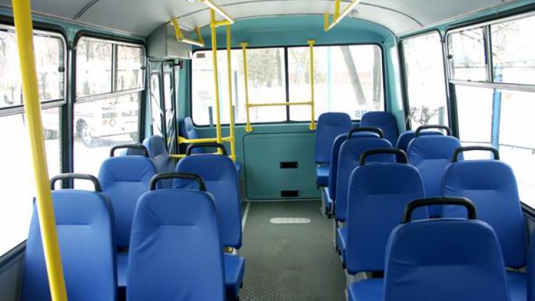 Шофьорка засече градски автобус във Варна, пътничка пострада