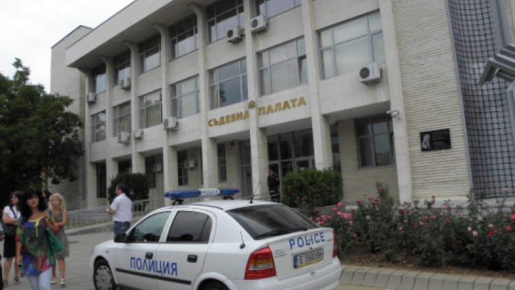 Обвиниха двама мъже в изнасилване на 12-годишно момиче