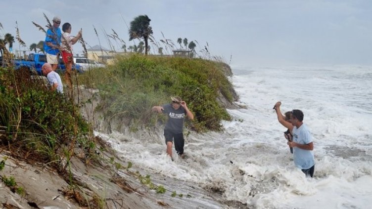 Ураганът Дориан може да струва над 7 млрд. долара на Бахамите