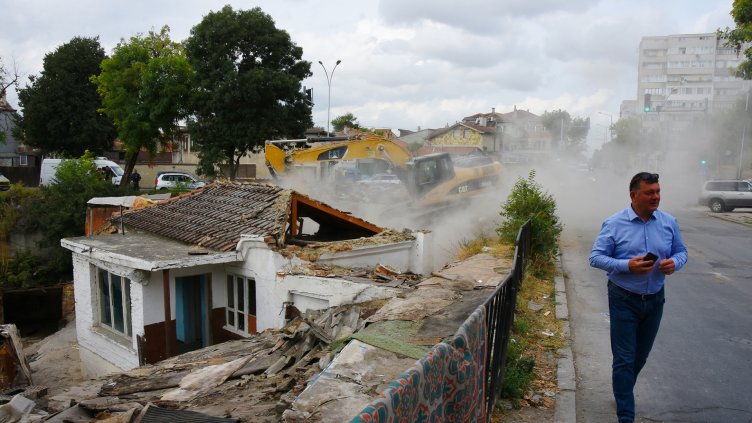 Продължава прочистването на Варна от незаконните къщи (СНИМКИ)