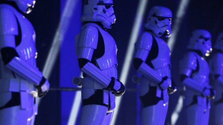 $200 хиляди за светлинния меч на Люк Скайуокър  