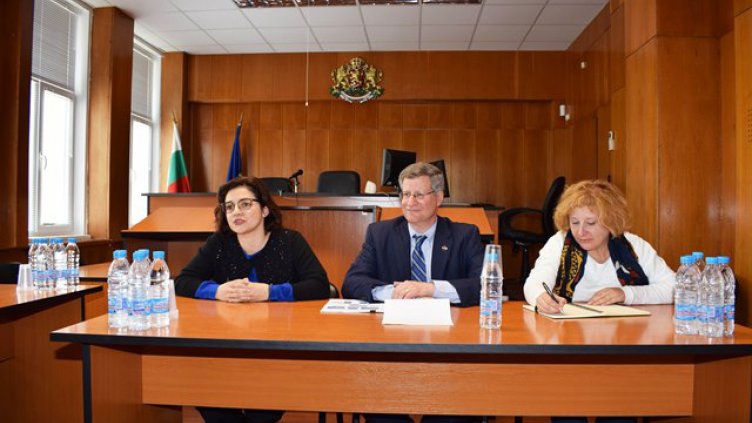 Варненски магистрати се срещнаха със съдия от Върховния съд на щата Колорадо