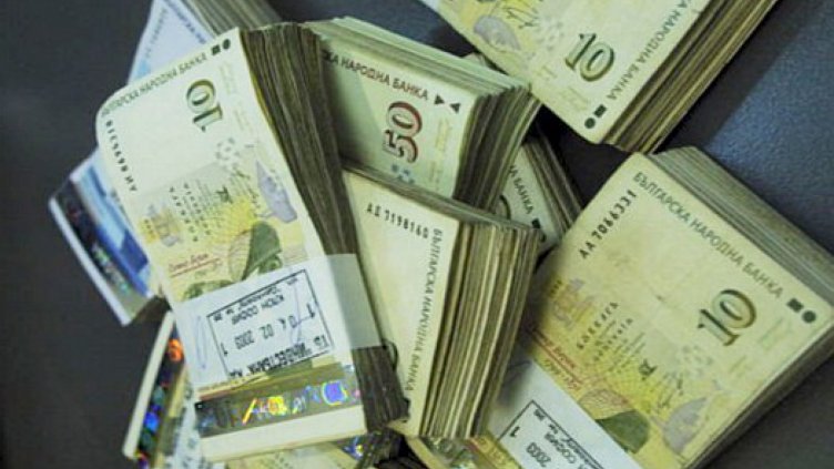 Баба се прости с 8257 лв, уж си купи климатици