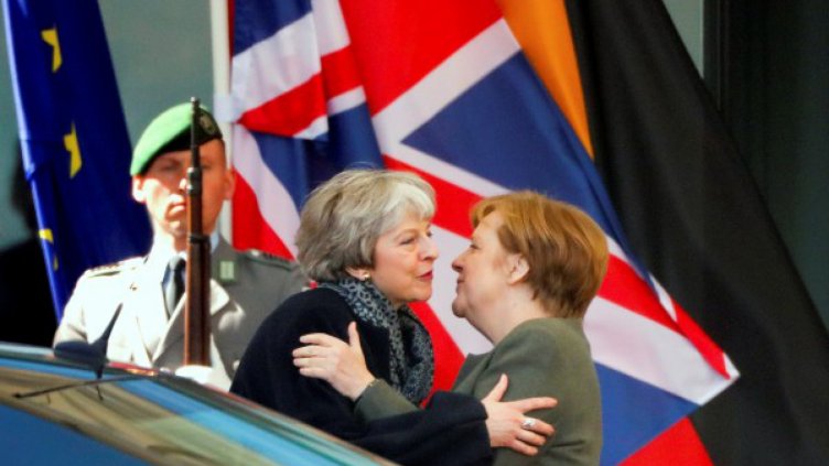 Мей и Меркел на едно мнение: Трябва Brexit с правила  