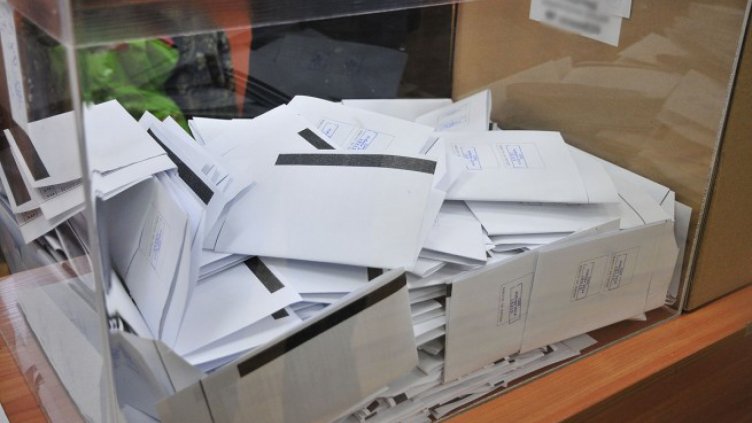 Студентите редовно обучение без постоянен адрес днес могат да гласуват във Варна