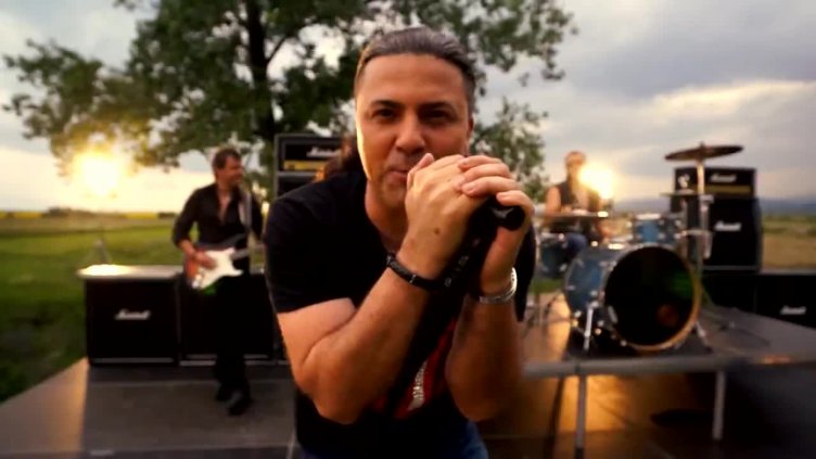 Б.Т.Р. закрива лятното турне