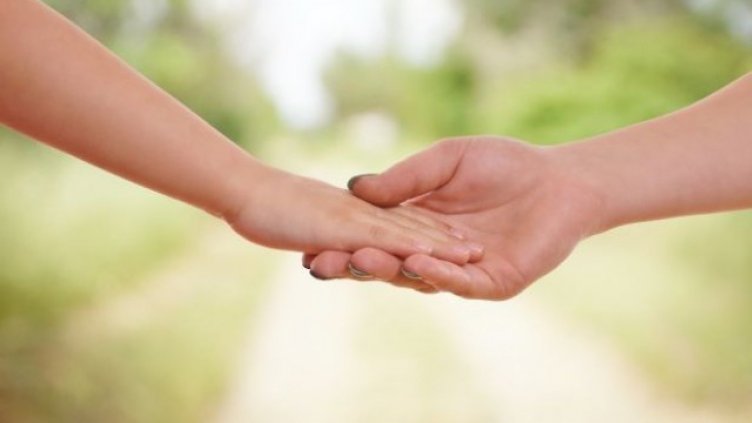 Децата без право на пенсия за починал родител ще получават месечна финансова помощ