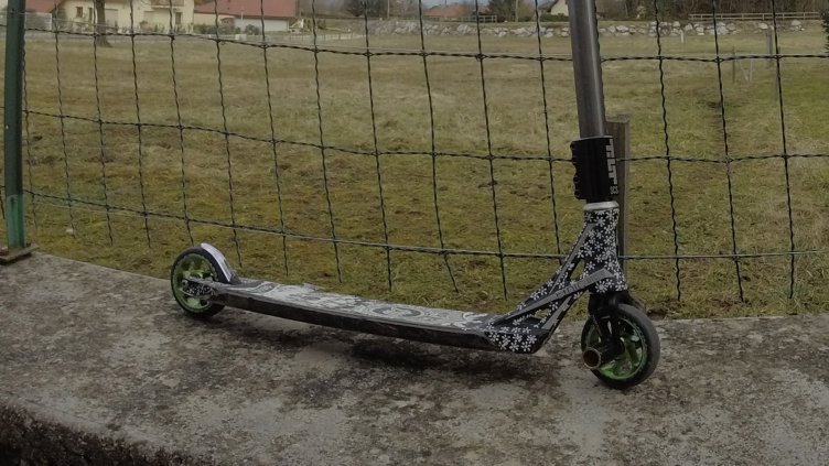 9-годишен в детска банда, крала тротинетки и лаптоп от магазин до прокурорска сграда