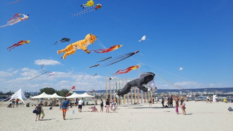 Този уикенд: Фестивалът на хвърчилата се провежда във Варна