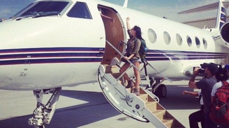 Щерката на милиардер се чуди как да си похарчи парите