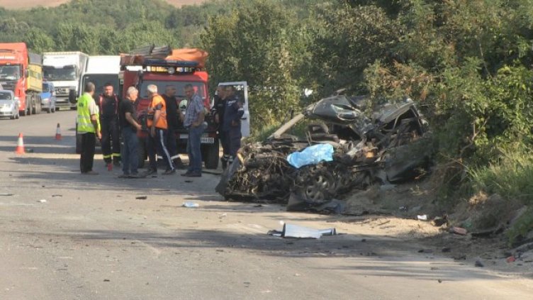Мъж загина в тежка катастрофа на пътя Русе-Бяла