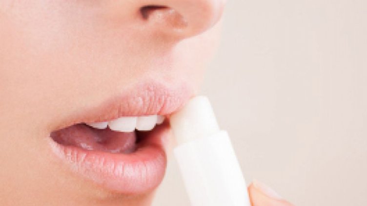 Напукани и възпалени устни – ползвайте глицеринов балсам