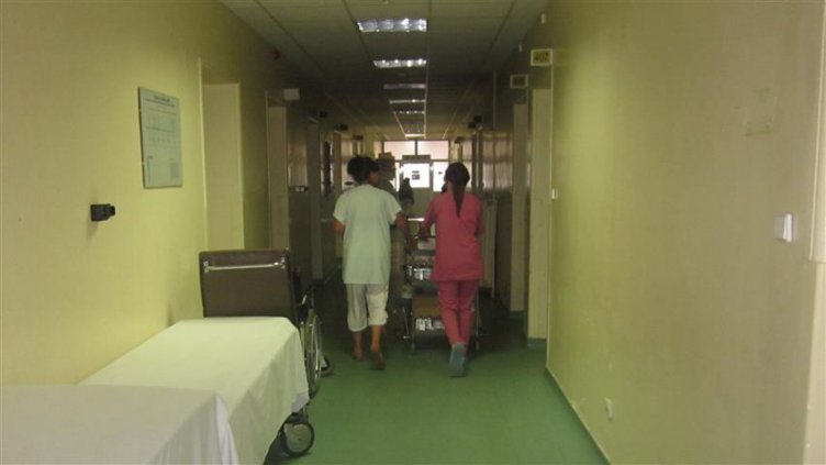 Болниците в Попово и Омургтаг пред закриване