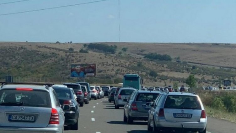 АПИ взема мерки за отпушване на трафика по празниците