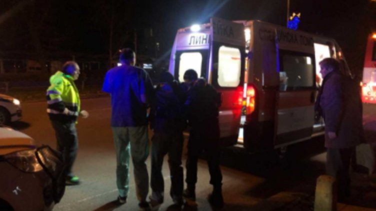 Кървава драма в Бяла Слатина! Пиян ревнивец сгази мъж, рани две жени