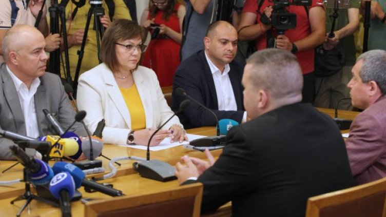 Различията са загърбени, преговорите вървят добре. А сега накъде?