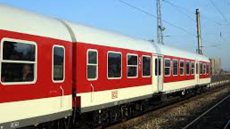 16-годишно момче скочи под влака и загина на място