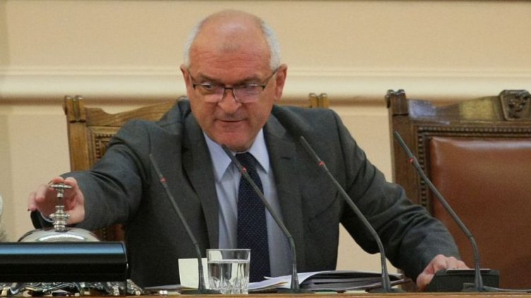Депутатите от ГЕРБ даряват 1000 лв. от заплатите си за справяне с коронавируса
