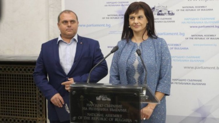 Управляващите събраха 120 подписа за ВНС