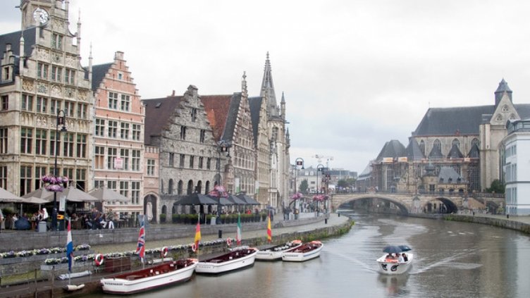 Външно: Българите в Белгия да се съобразяват с обстановката