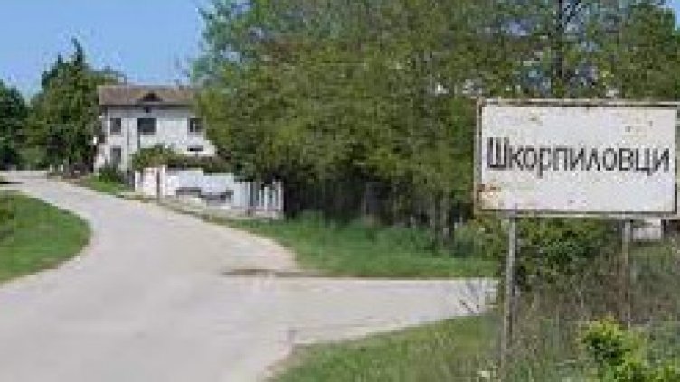 Трагедия в Шкорпиловци: Мъж се заби с колата в заведение