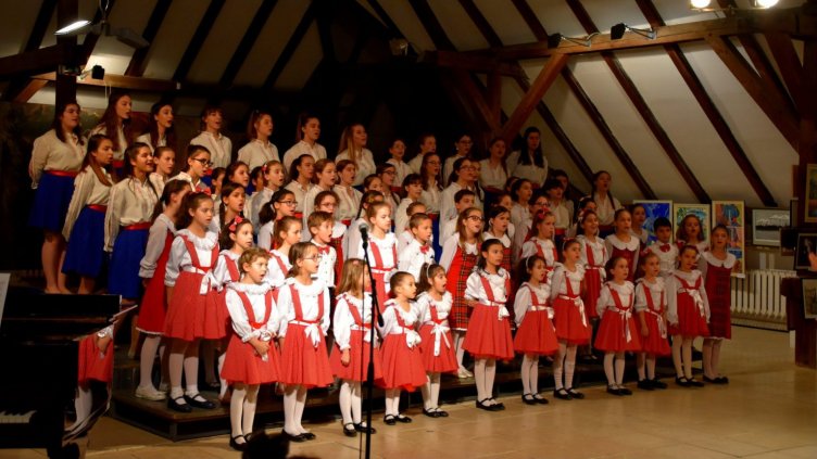 Детски хор “Добри Христов” подарява онлайн концерт за Коледа