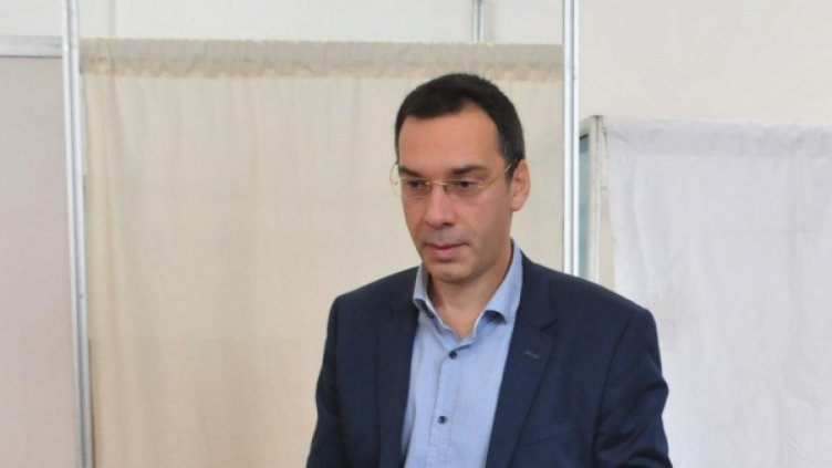 Бургаският кмет с подарък за всеки бездомник  